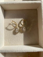 Load image into Gallery viewer, Starlight Romance Earrings
