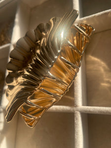 A Beachy Holiday Claw Hair Clip