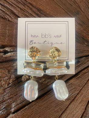 Oasis Pearl Earrings